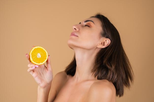 Conheça mais sobre a vitamina C e seus benefícios para a pele