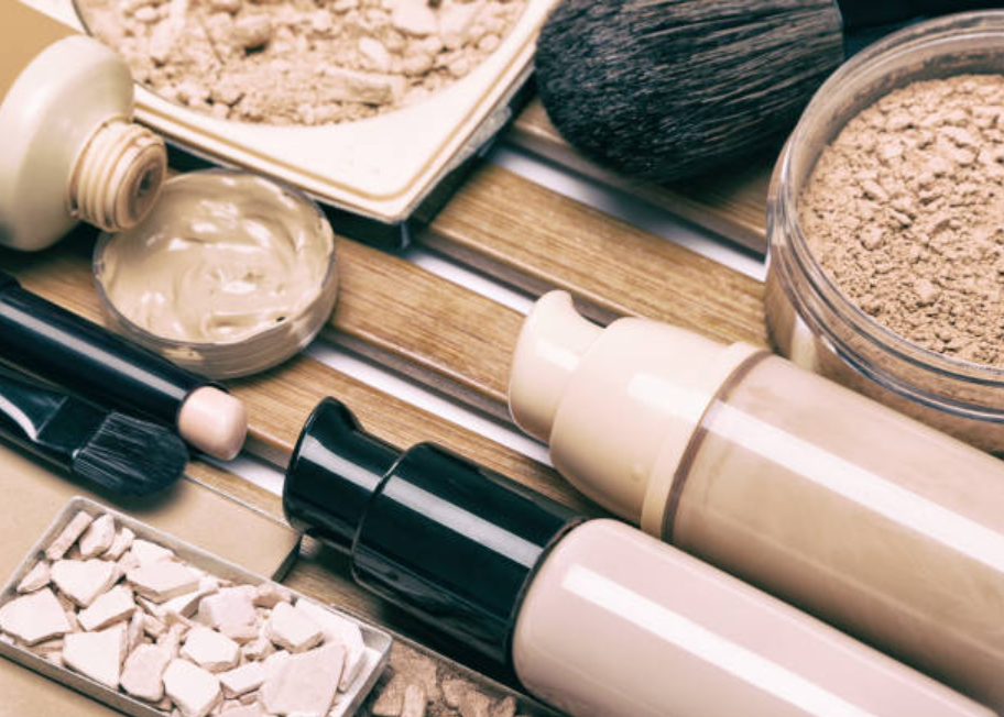 5 tipos de corretivos que você precisa conhecer: descubra a melhor opção para sua maquiagem