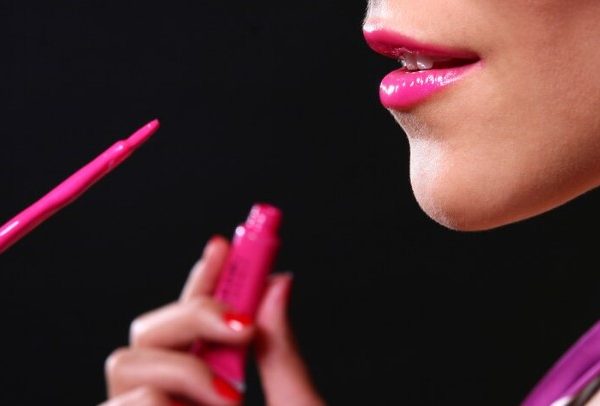Batom líquido rosa: adicione um toque de feminilidade para um visual encantador
