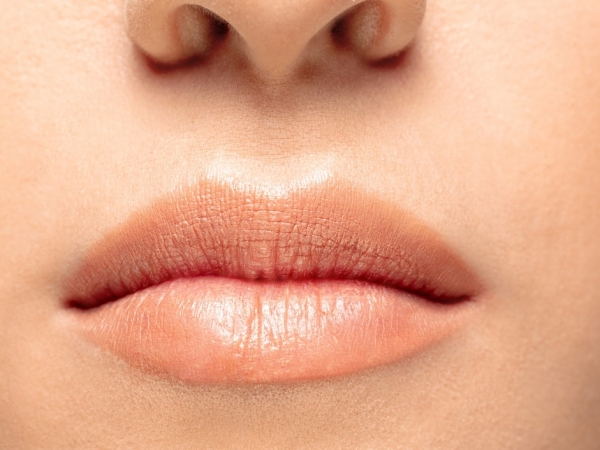 Esfoliação e Hidratação Labial: Dupla Dinâmica Para Lábios Perfeitos