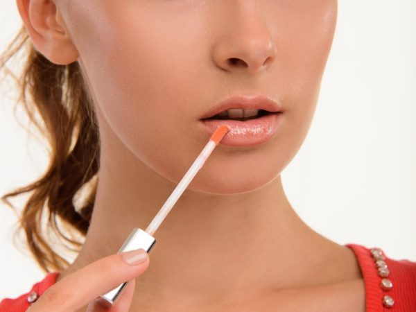 Gloss de Volume: Verdades e Mitos Sobre o Aumento Labial com Maquiagem