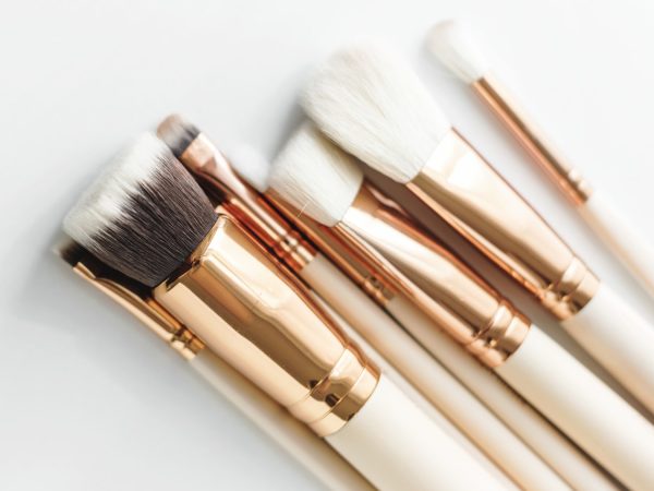 Pincéis de Maquiagem: Guia Completo para Iniciantes e Profissionais
